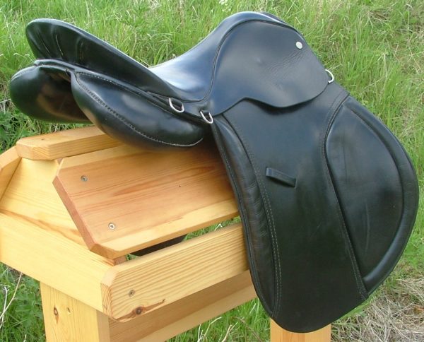 Second Hand GP Saddle Black Leather 17" Narrow - Image 3