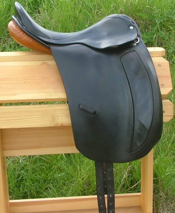 Second Hand Dressage Saddle Brown Two Tone Leather 15.5" Medium